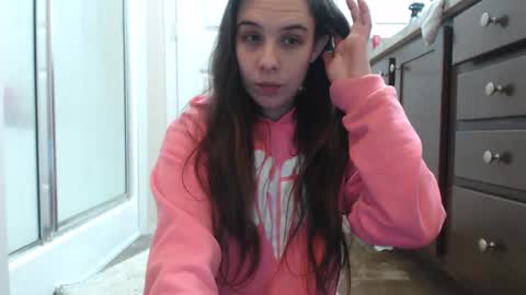 Snapshot of miss_sunshine01 chatting on December 5, 2:31 am Bella online show from December 5, 2:31 am