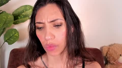 Miss Veronica online show from April 15, 6:30 pm