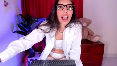 Miss Veronica online show from October 14, 1:35 pm