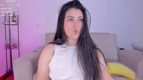 Bianca Torres online show from November 25, 1:46 pm