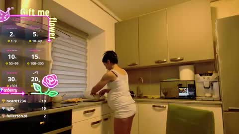 Snapshot of missbya chatting on October 9, 5:44 am missbya online show from October 9, 5:44 am