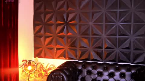 Snapshot of misselektra__ chatting on December 7, 5:48 am ELEKTRA online show from December 7, 5:48 am