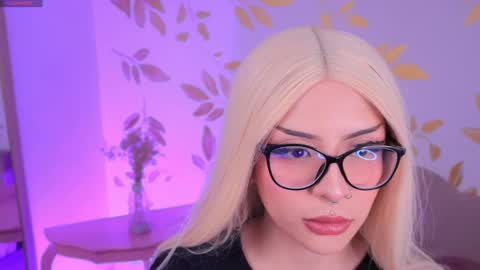 Snapshot of misselektra__ chatting on September 12, 5:08 am ELEKTRA online show from September 12, 5:08 am