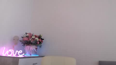 EMMA online show from December 3, 9:20 am