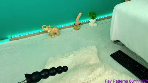 missjasminee online show from February 12, 3:58 pm