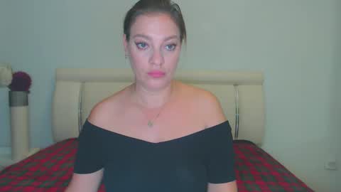 Khloe online show from October 18, 2:03 am