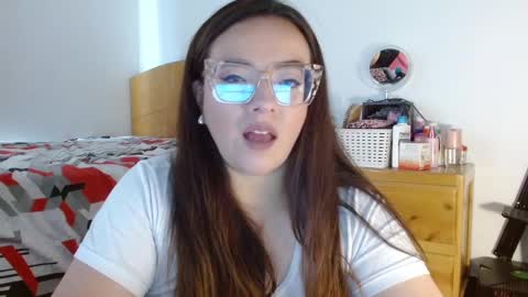 Snapshot of misslady__eva chatting on February 2, 2:24 pm eva online show from February 2, 2:24 pm