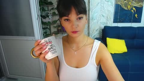 Snapshot of misslauraslim chatting on September 25, 7:40 am MissLaura online show from September 25, 7:40 am