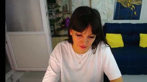 Snapshot of misslauraslim chatting on March 8, 7:13 am MissLaura online show from March 8, 7:13 am
