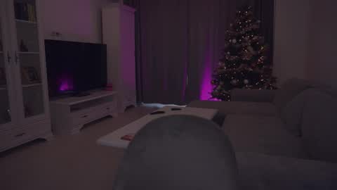 LUXXANDRA online show from December 16, 8:31 am