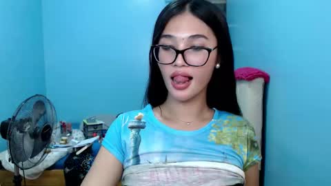 missminervaa online show from September 25, 12:37 pm