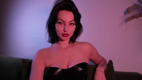   online show from October 21, 8:29 am