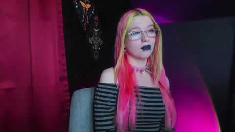 Snapshot of missnikkivill chatting on February 18, 2:49 am Mistress Nikki Vill online show from February 18, 2:49 am