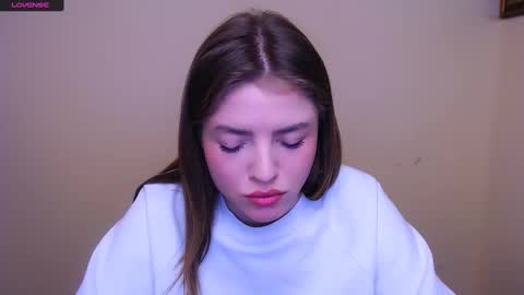 Snapshot of missoliviaa_ chatting on February 25, 11:10 am Olivia online show from February 25, 11:10 am