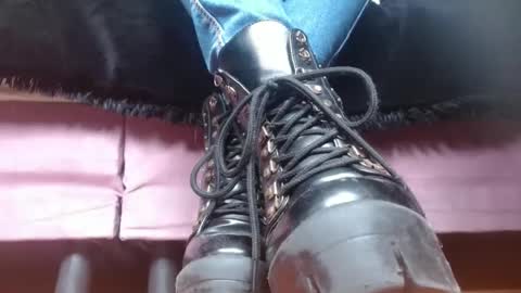 Snapshot of misssam28 chatting on March 4, 2:42 pm TELL ME MISS online show from March 4, 2:42 pm