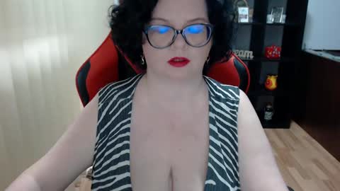 Snapshot of misstruble chatting on March 11, 7:35 am MissTruble online show from March 11, 7:35 am