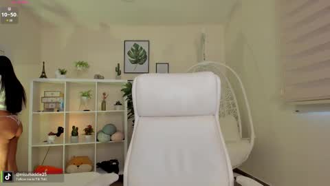 Mafe Jimenez online show from October 3, 1:05 pm