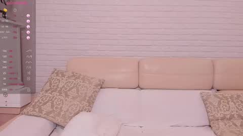 missxcaprice online show from November 16, 7:32 am