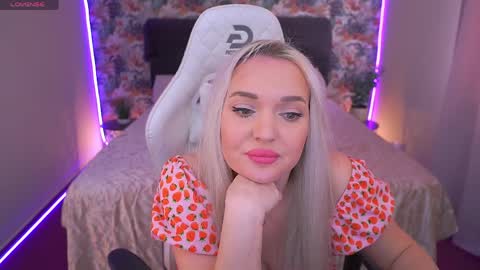 missyymarty online show from April 8, 7:43 am