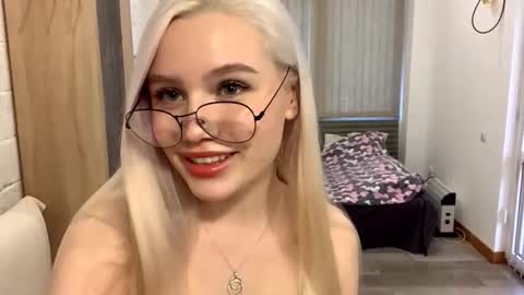 Stella  online show from November 24, 1:24 pm