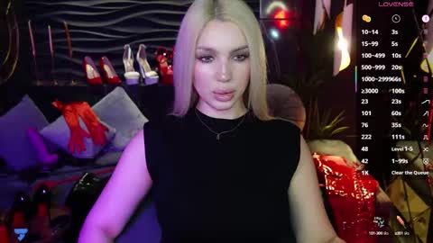 Snapshot of mistress_darsy chatting on March 1, 6:03 am Darsy online show from March 1, 6:03 am