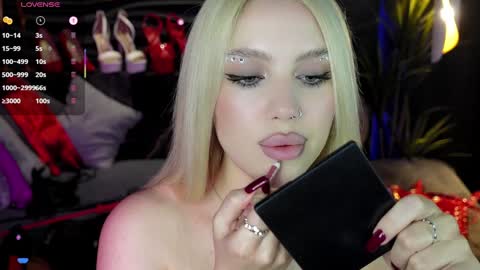 Snapshot of mistress_darsy chatting on January 30, 6:24 am Darsy online show from January 30, 6:24 am
