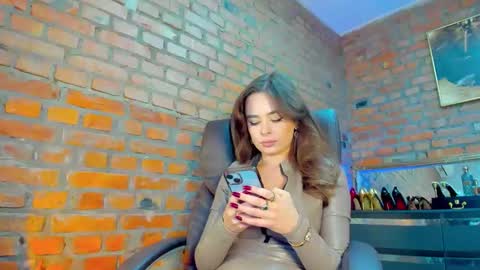 mistress_milana_ online show from September 27, 11:39 am