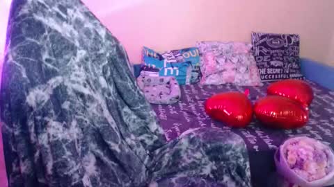 Miss Bailey online show from February 14, 2:41 pm