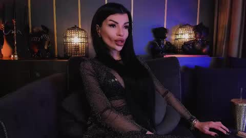 Elenia online show from March 11, 2:07 pm