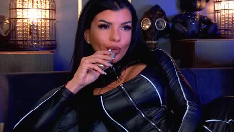 Elenia online show from November 19, 1:44 pm