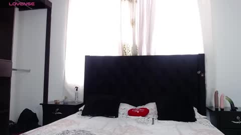 Snapshot of mistresskattia chatting on February 9, 2:40 pm mistresskattia online show from February 9, 2:40 pm