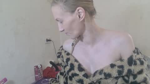 mistressmilly32 online show from February 5, 9:34 am