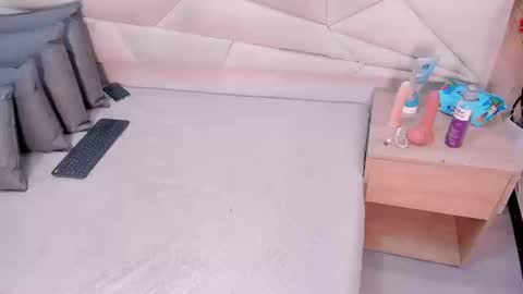 Snapshot of mistt_miaa chatting on September 24, 10:42 pm mistt_miaa online show from September 24, 10:42 pm