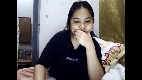 Cutiepie online show from February 21, 10:28 am