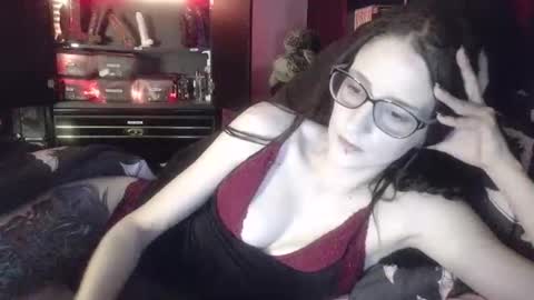 Mizz Bonez online show from May 1, 9:01 am