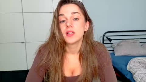 mmminnie online show from February 19, 11:43 am