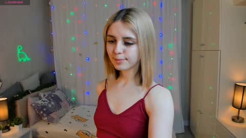 Laura online show from February 9, 1:12 am