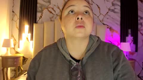 Hey Guys  Im Mollie online show from November 29, 12:31 pm