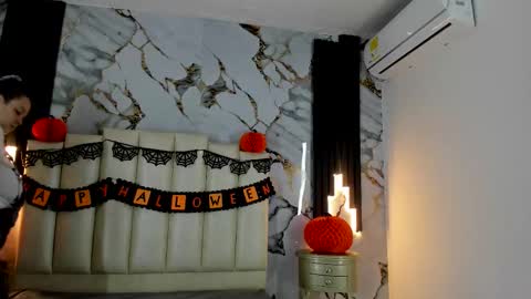 Hey Guys  Im Mollie online show from October 29, 12:31 pm