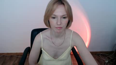 mollilove online show from June 25, 8:51 am
