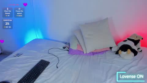 milee online show from June 24, 4:33 am