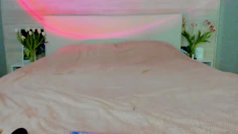 Molly Hunt online show from March 12, 4:59 am