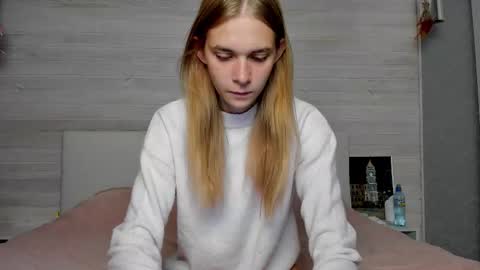 Snapshot of molly_hunt chatting on September 14, 3:48 am Molly Hunt online show from September 14, 3:48 am