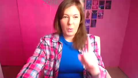 Molly online show from November 8, 2:11 pm