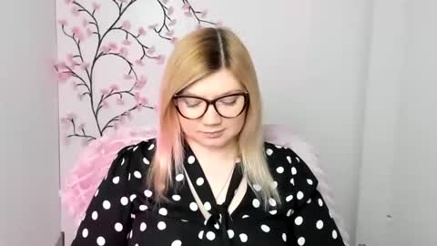 Molly online show from January 18, 12:45 pm