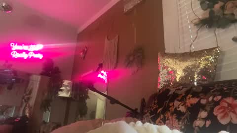 Snapshot of molly_theslut chatting on September 8, 2:16 pm molly_theslut online show from September 8, 2:16 pm