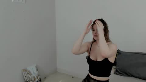 molly online show from February 13, 8:49 am