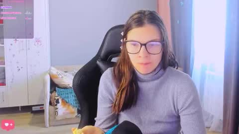  KIRA  online show from February 19, 6:57 am