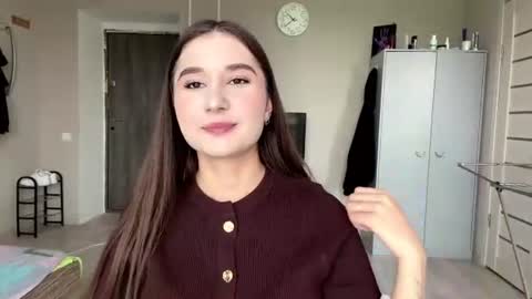 Molly online show from June 14, 9:09 am