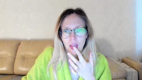 AngelMomm online show from February 25, 5:08 am